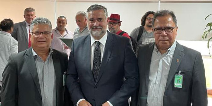 Centrais Sindicais discutem com ministro da SECOM parcerias para valorizar atividades sindicais